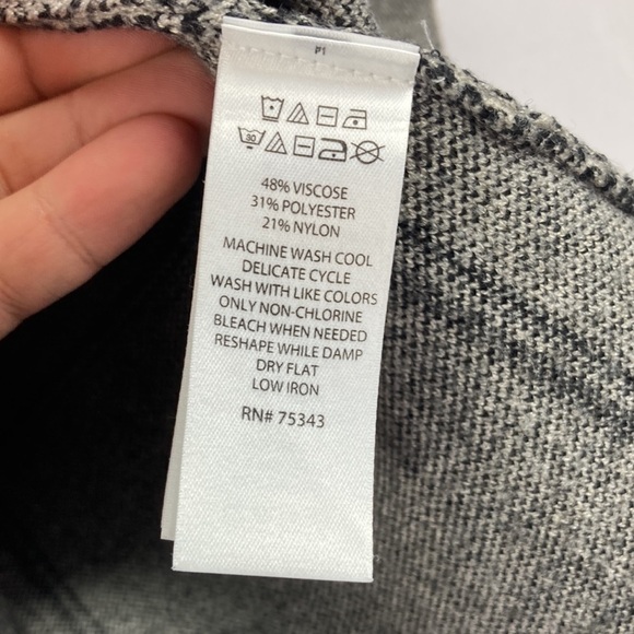 Tahari windowpane 1/2 sleeve sweater - Picture 3 of 5